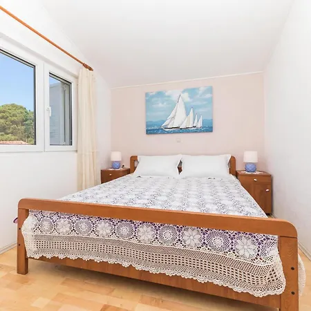 Apartment Gorgeous In Okrug Gornji *