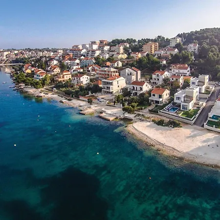 Gorgeous In Okrug Gornji *