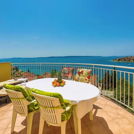 Gorgeous In Okrug Gornji Trogir